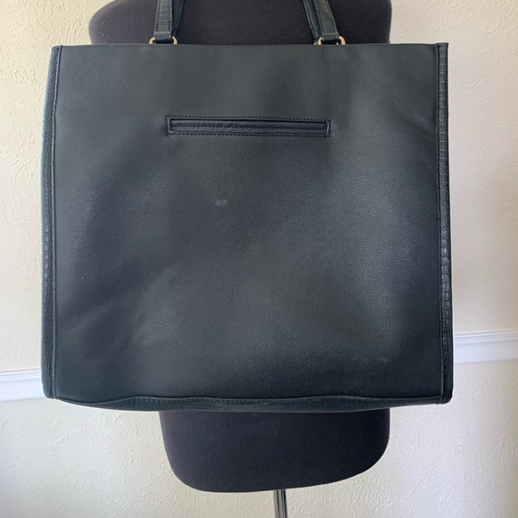Vegan Leather Tote Bag - Picture 4 of 9